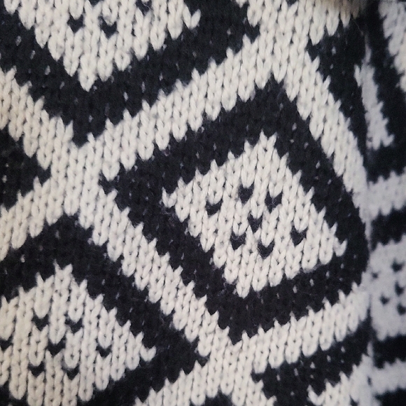 Element Monochrome Diamond Pattern Cardigan - Picture 4 of 4